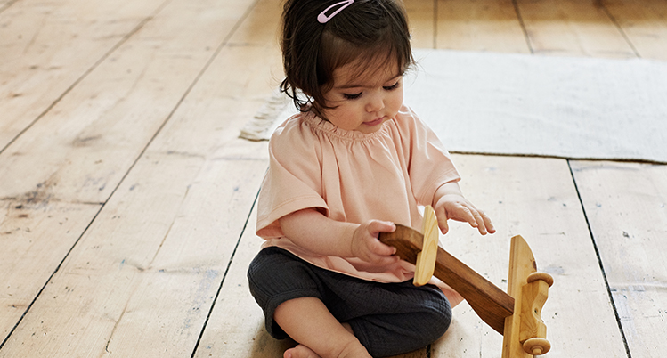 Babykleidung für Mädchen